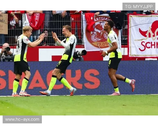 德甲多特中场断球，反击形成完美回合